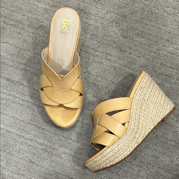 BC Women's Tan wedges - Picture 1 of 4
